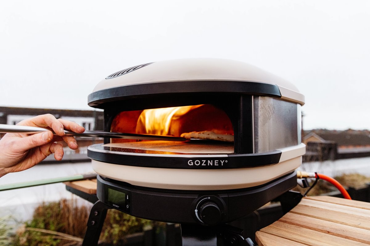 Gozney Arc XL Creme 16" Pizzaofen mit digitaler Temperaturanzeige